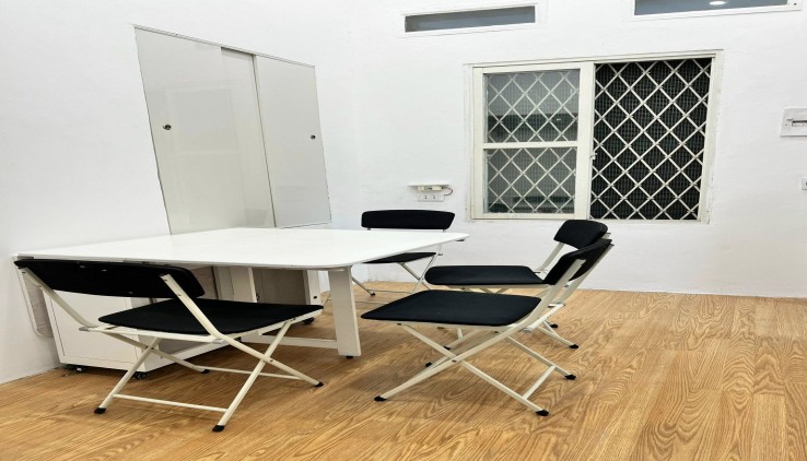 Cần cho thuê căn hộ Tập thể tầng 2 Phố Hàng Quạt 60m2, 2 ngủ,  Full đồ, 9 Triệu